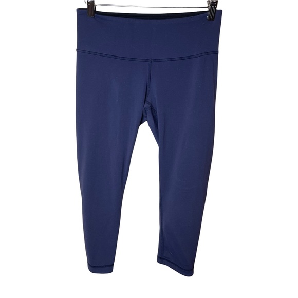 SALE!! LUULEMON on Wunder Under Crop Reversible Dense Purple / Black Size 6 Lulu - Picture 2 of 10